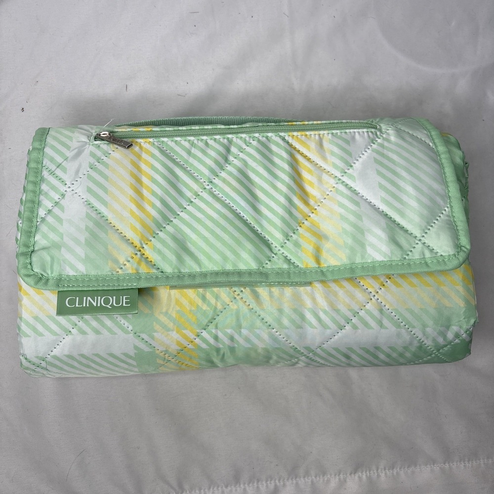 Clinique Limited Edition Green Quilted Picnic Blanket Packable 49x46" Gift